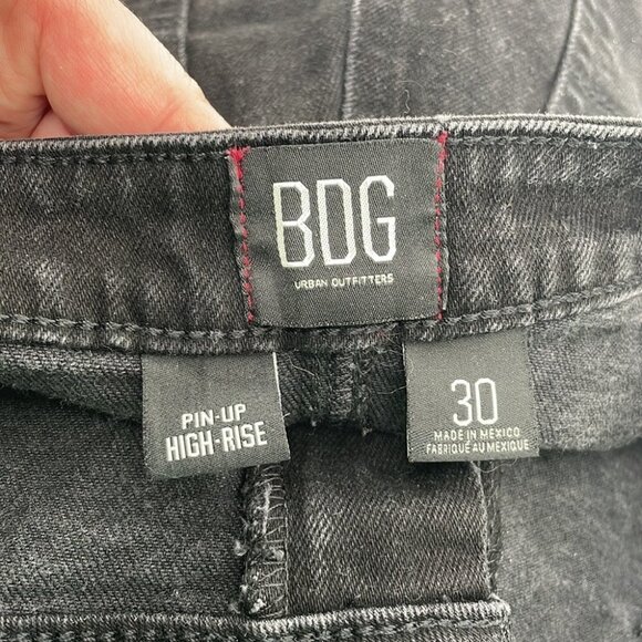 Urban outfitters BDG black high rise pin up jean shorts sz 30 - Picture 4 of 7